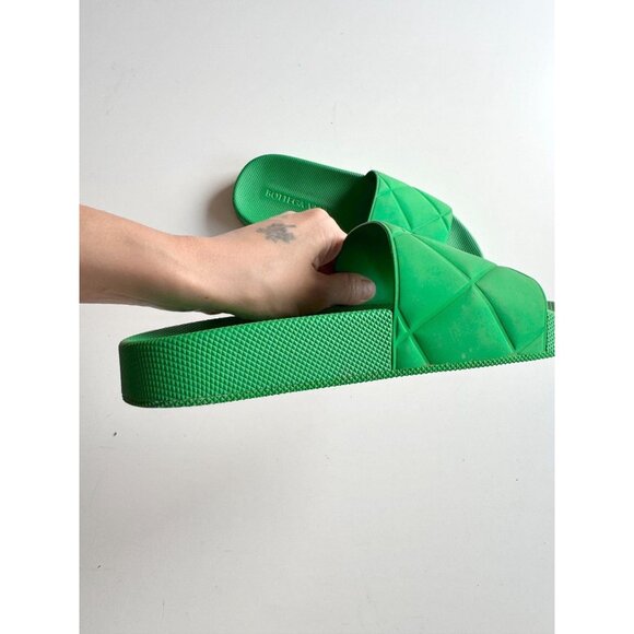 BOTTEGA VENETA Parakeet Green Rubber Intrecciato Pool Slides Sandals, Size 37 - Picture 4 of 16